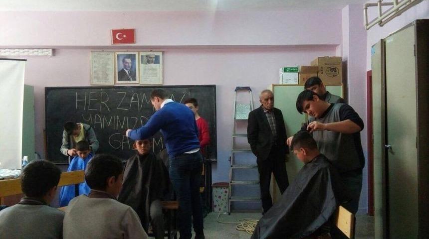 &lsquo;her Zaman Yanınızdayız&rsquo; Projesi Ekibi Gazi Mahallesinde