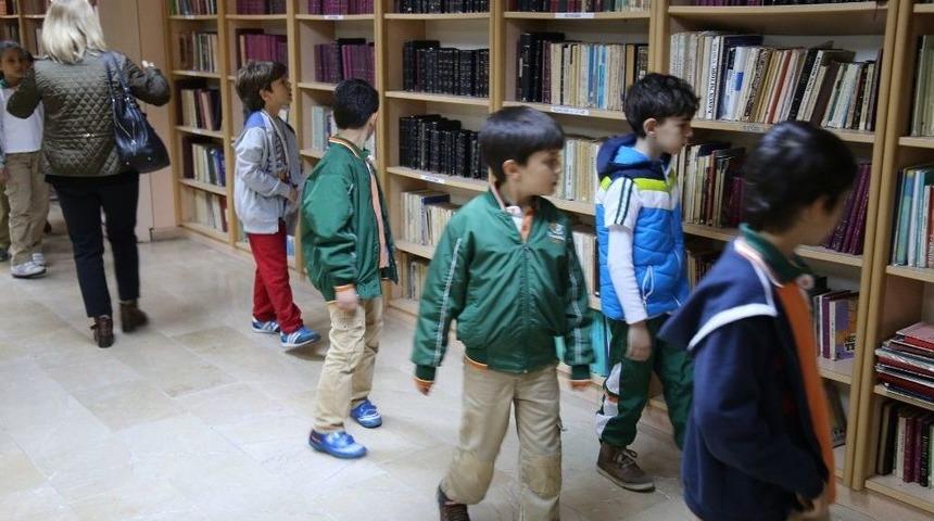 &Ouml;ğrenciler Kitaplarla Buluştu