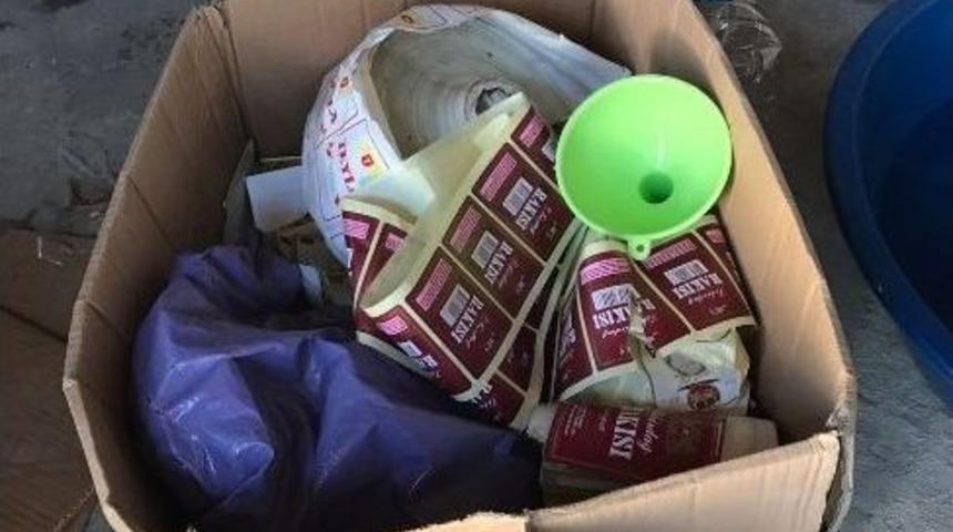 Adana&rsquo;da 2 Bin Şişe Sahte İ&ccedil;ki Ele Ge&ccedil;irildi