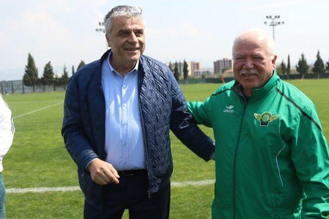 Akhisar Belediyespor’a Taraftardan Tam Destek