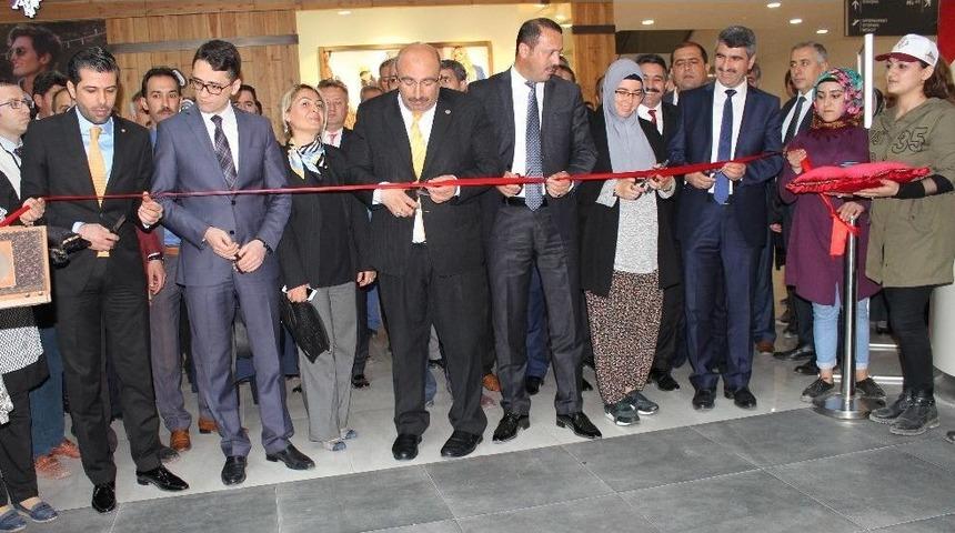 Elazığ&rsquo;da &lsquo;tarım Ve İnsan&rsquo; Konulu Fotoğraf Sergisi A&ccedil;ıldı