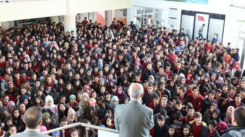 M&uuml;ft&uuml; Arvas&rsquo;tan Okul Ziyareti