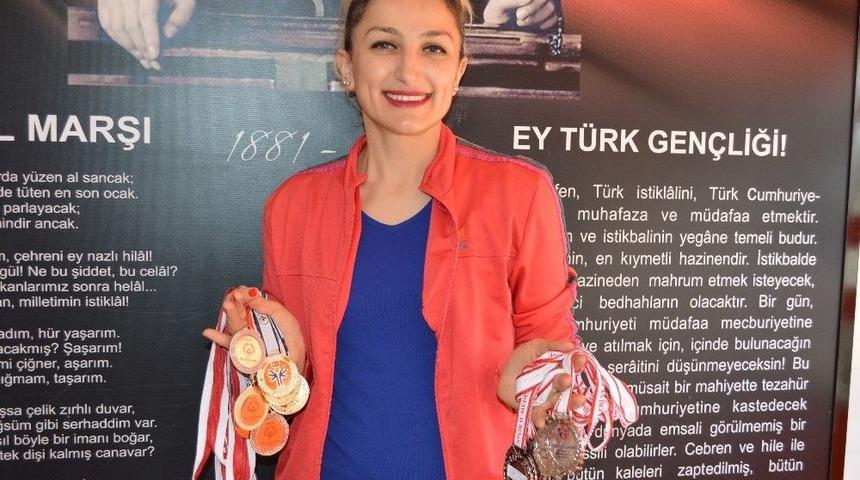 Kastamonu&rsquo;da Engelli &Ouml;ğrenciler, Antalya Ve Karab&uuml;k&rsquo;te Başarı Elde Etti