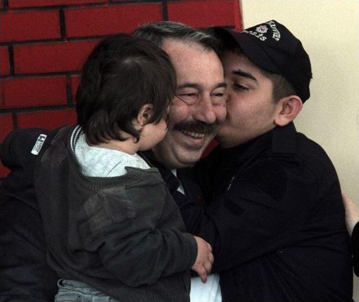 Engelliler Polis Oldu Yakınları Gözyaşlarına Boğuldu G3