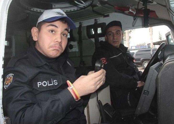 Engelliler Polis Oldu Yakınları Gözyaşlarına Boğuldu G5