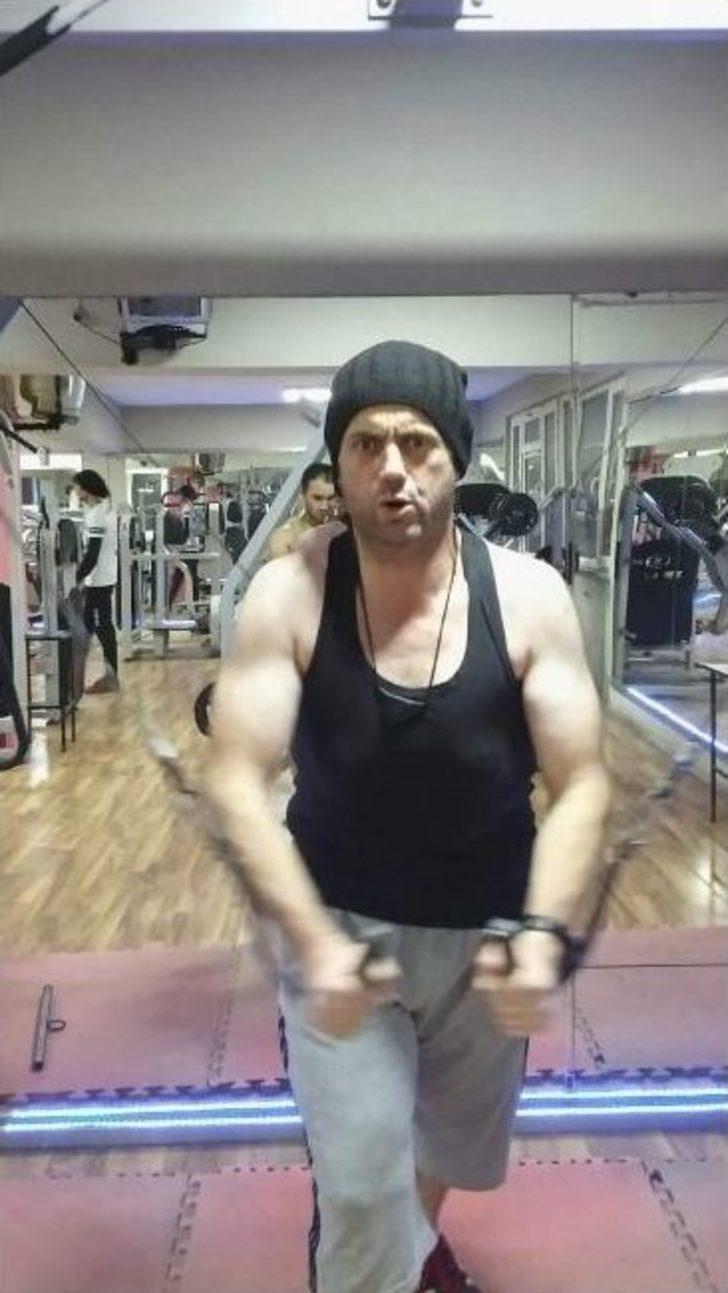 (özel Haber) 2 Yılda 100 Kilo Verdi, Eski Pantolonuyla Poz Verdi G5