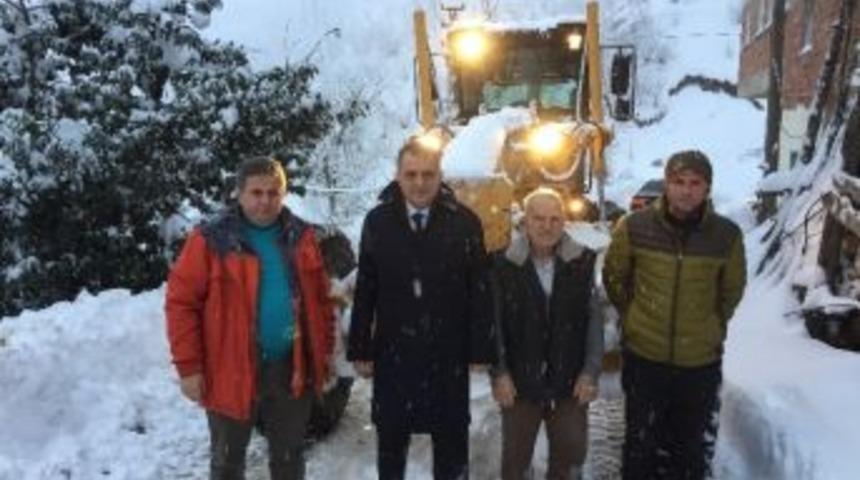 Yomra’da Kar Nedeniyle Kapanan Yollar İçin Çalışmalar Sürdürülüyor