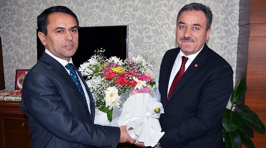 M&uuml;ft&uuml; &Ouml;zt&uuml;rk, Regaib Kandili Dolayısıyla Vali Aktaş&rsquo;ı Ziyaret Etti