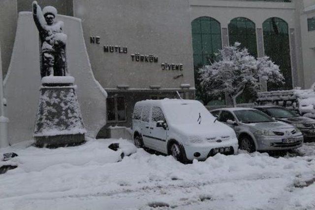 Artvin'de Okullar 1 Gün Tatil Edildi (2)