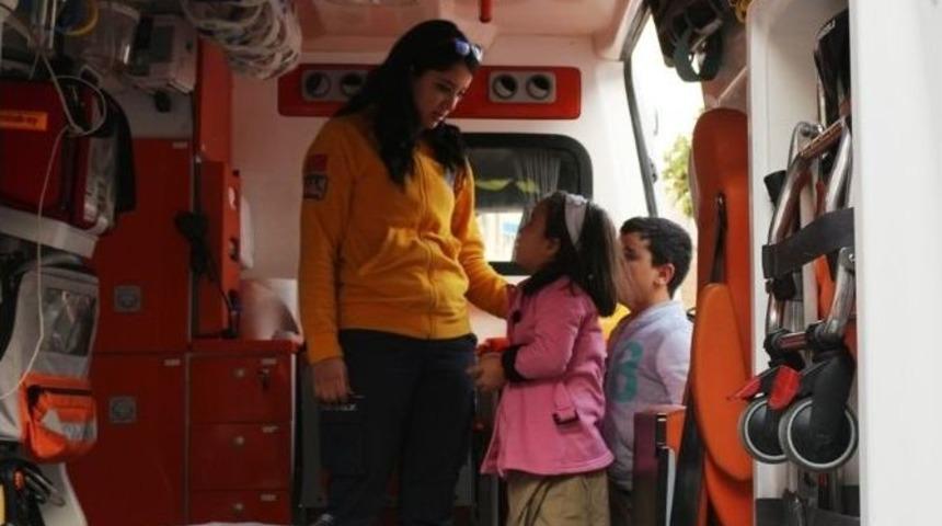 “ambulansa Yol Ver, Hayata Yol Ver” Kampanyası Devam Ediyor