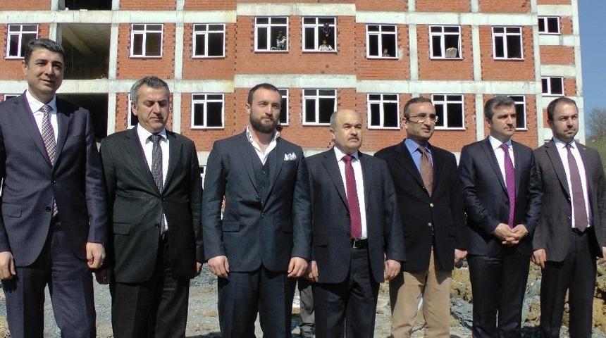 Hayırsever İş Adamından Ak&ccedil;akoca&rsquo;ya 5 Milyon Liralık İmam Hatip Lisesi