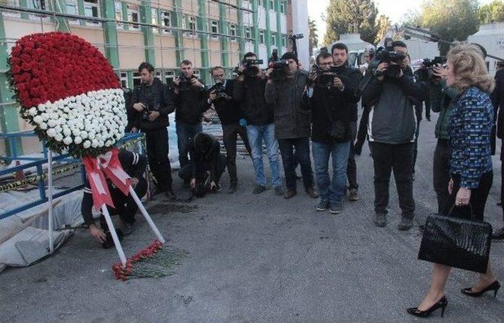 Ab Büyükelçileri Terör Kurbanları İçin Çiçek Bıraktı G4