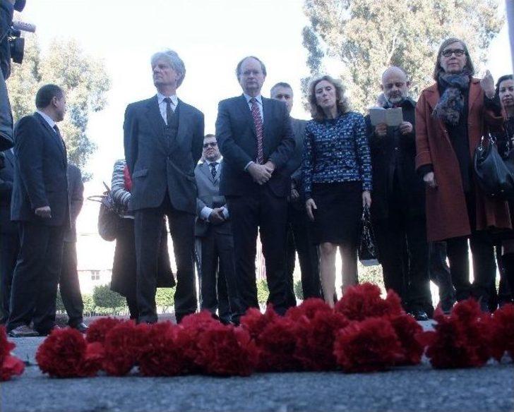 Ab Büyükelçileri Terör Kurbanları İçin Çiçek Bıraktı G5