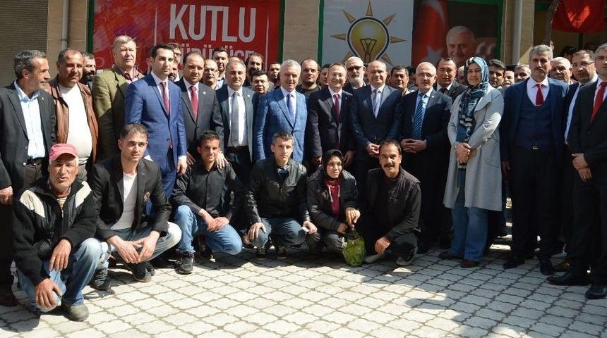 Ak Partili Ataş Turgutlu&rsquo;da Konuştu