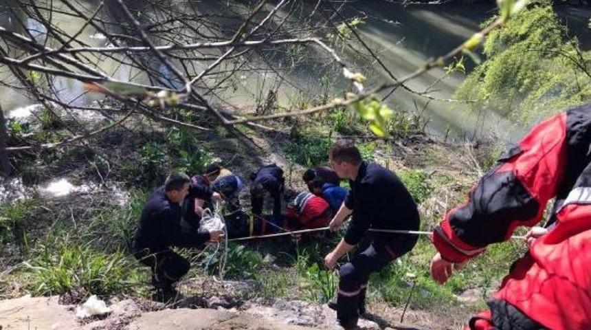 Kız Arkadaşıyla Tartışırken Irmak Kenarına Yuvarlandı