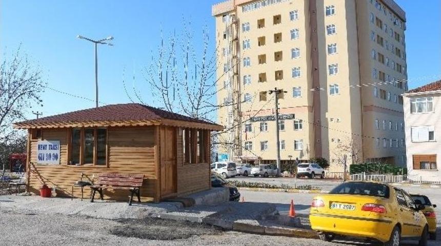 Taksi Duraklarına Estetik Bir G&ouml;r&uuml;n&uuml;m Kazandırılıyor