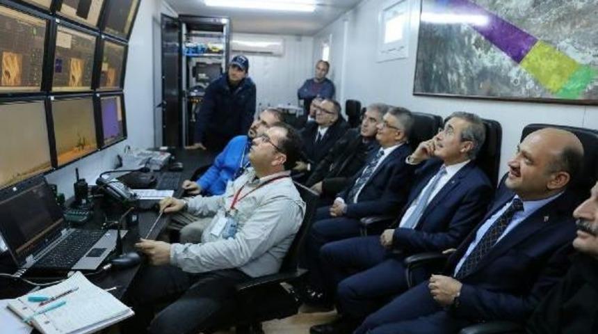 Bakan Fikri Işık, Hava Savunma F&uuml;zesi "hisar"ın Test Atışına Katıldı