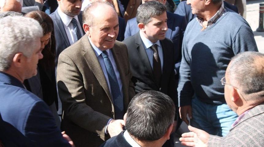 Kadir Topbaş, Suni &Ccedil;im Sahalarla İlgili Projesini A&ccedil;ıkladı