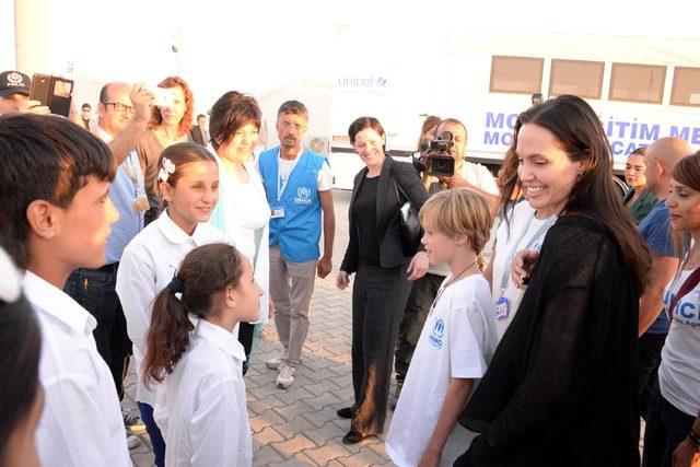 Angelina Jolie'nin ziyaret ettiği mülteci kampı kapatıldı