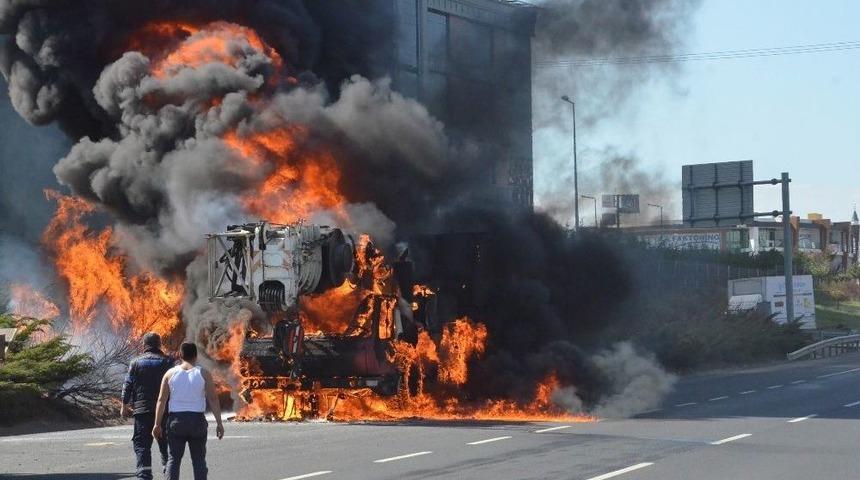 Seyir Halindeki Vin&ccedil; Alev Alev Yandı