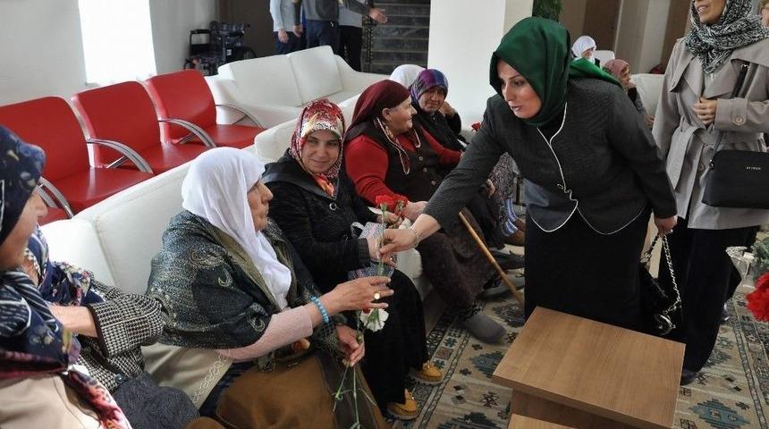 Yozgat&rsquo;ta Huzurevinde Kandil Programı D&uuml;zenlendi