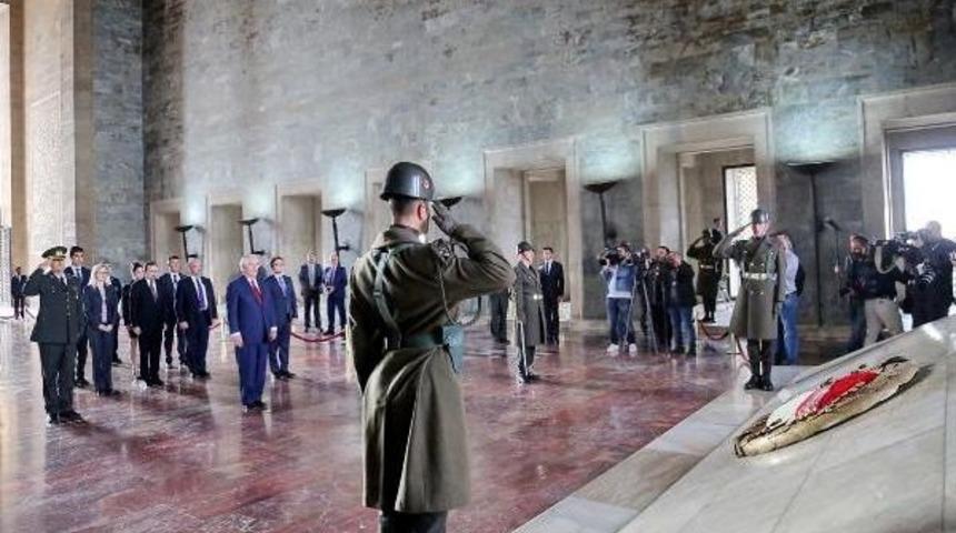 Abd Dışişleri Bakanı Rex Tillerson Anıtkabir'i Ziyaret Etti