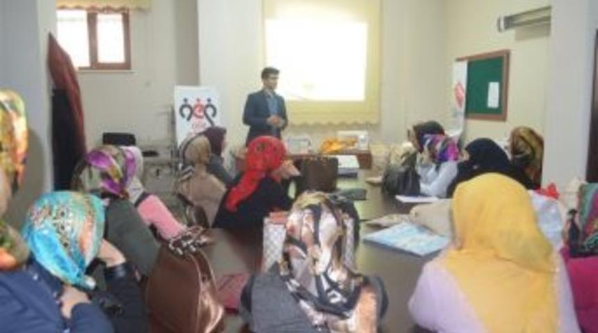 Bing&ouml;l&rsquo;de Kadınlara, Aile Hayatıyla İlgili Seminer Verildi