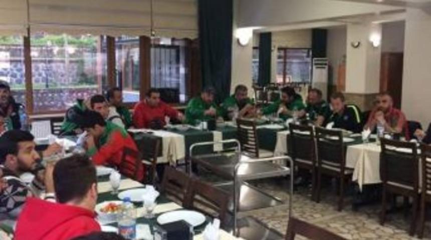 Futbolda Dillere Destan Dostluk