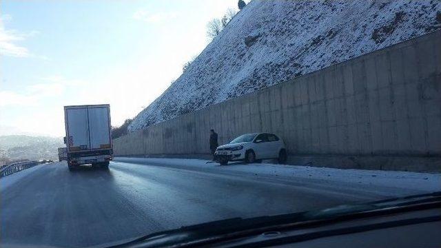 Tokat’ta Buzlanma Kazalara Neden Oldu: 5 Yaralı