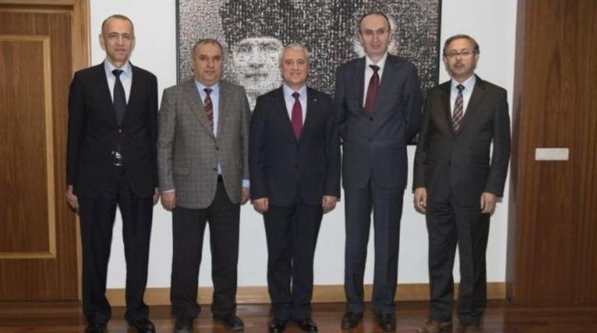 Tayini &Ccedil;ıkan Vali Yardımcıları Rekt&ouml;r G&uuml;ndoğan&rsquo;ı Ziyaret Etti