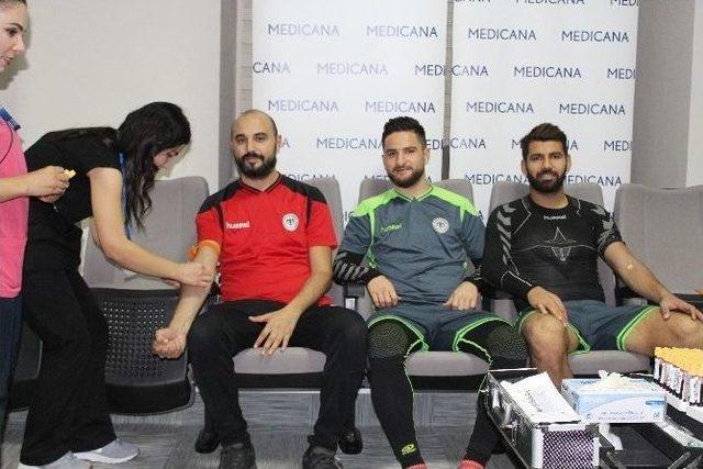 Konyaspor’da Futbolcular Kan Verdi