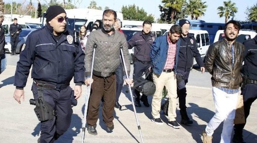 Antalya&rsquo;da Pkk Ş&uuml;phelisi 19 Kişi Adliyede