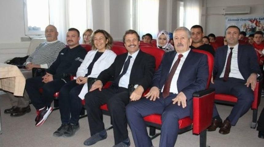 Mersin&rsquo;de Sporculara &rsquo;sporcu Sağlığı Eğitimi&rsquo; Verildi