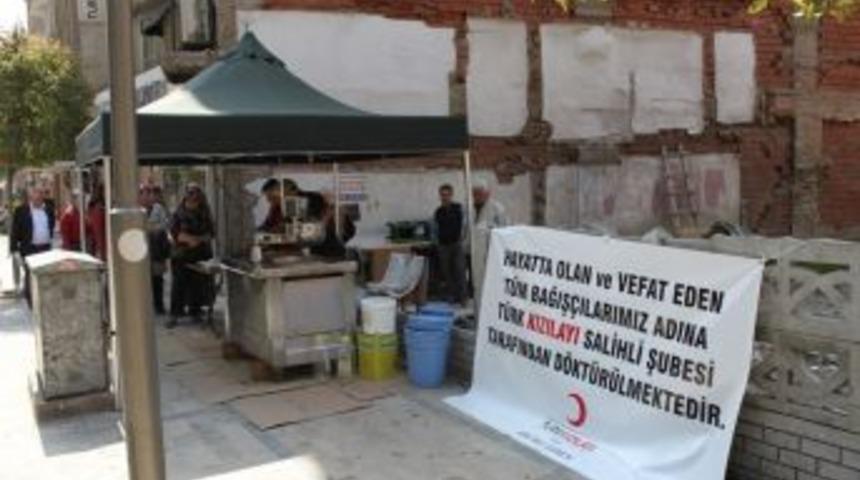 Salihli Kızılay&rsquo;dan Kandil Lokması