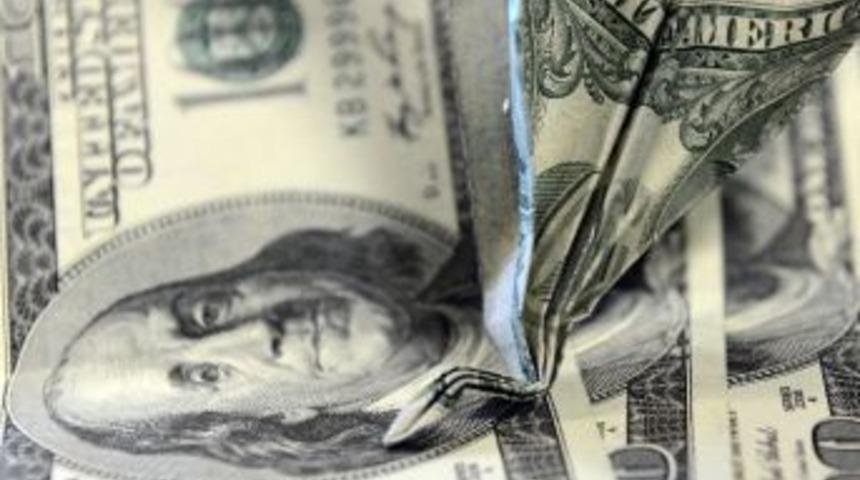 Dolar, Kritik A&ccedil;ıklama &Ouml;ncesinde D&uuml;ş&uuml;şte