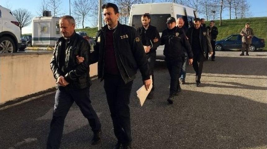 Sakarya&rsquo;da İki Radyo Ve Bir Kitabevinin İki Y&ouml;neticisi Adliyeye Sevk Edildi