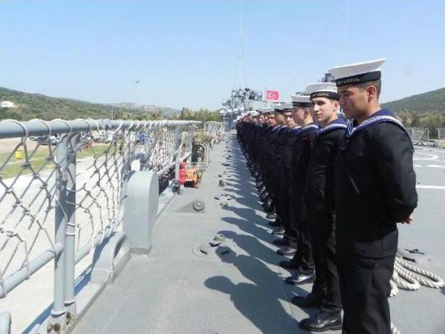 'tcg Ertuğrul'dan Denizlere Hüzünlü Veda