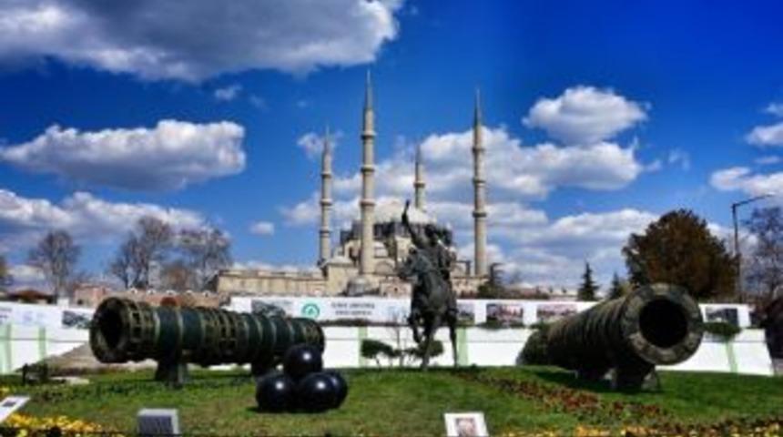 Fatih Sultan Mehmet Heykeli Ve Şahi Topları Edirnelilerle Buluşuyor