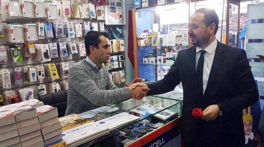 Ak Parti Beyoğlu İl&ccedil;e Başkanı Muş, Esnafa Referandum S&uuml;recini Anlattı