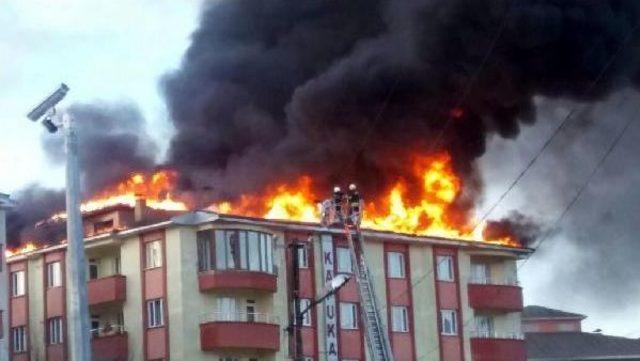 Erzurum'da 7 Katlı Apartmanda Yangın Paniği