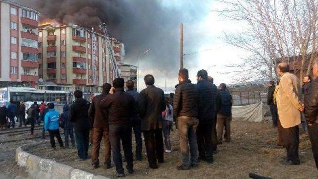 Erzurum'da 7 Katlı Apartmanda Yangın Paniği