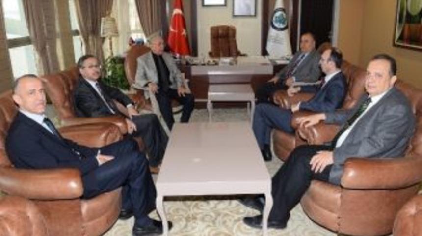 Odunpazarı Kaymakamı Ve Eskişehir Vali Yardımcılarından Rekt&ouml;r G&ouml;nen&rsquo;e Veda Ziyareti