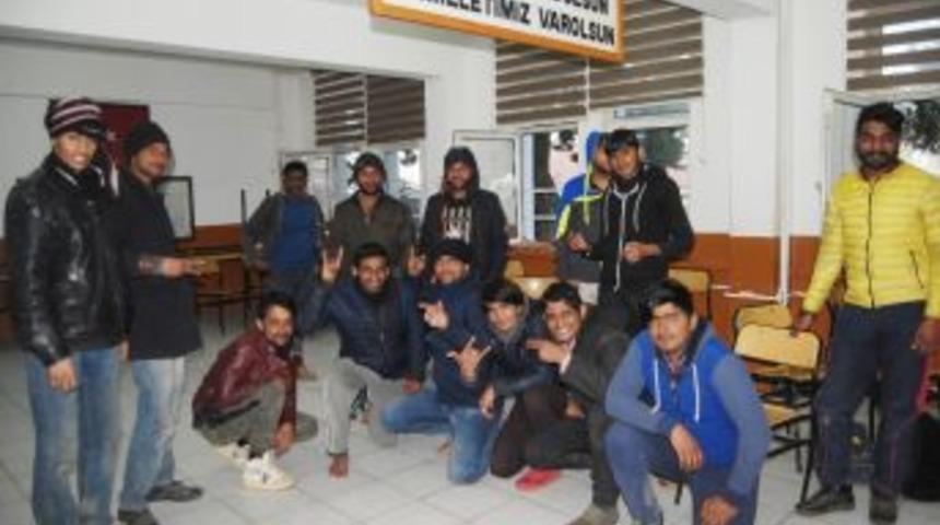 Pakistanlı Ka&ccedil;aklar: "avrupa, T&uuml;rk Askeri Ve Milletinin Şefkatini &Ouml;rnek Alsın"