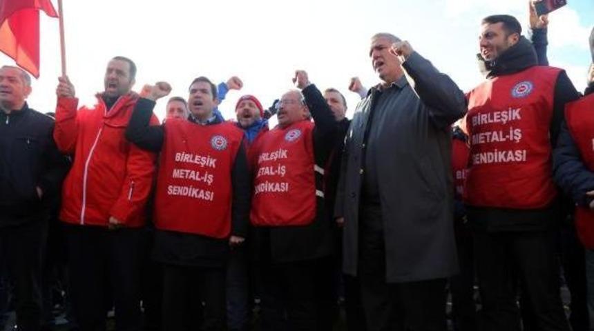 İzmit'te 400 Iş&ccedil;i Greve &Ccedil;ıktı