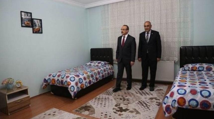 Vali Yavuz&rsquo;dan &Ccedil;ocuk Evlerine Ziyaret