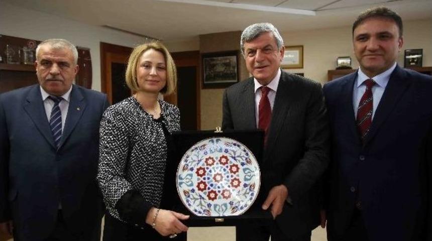 Başkan Karaosmanoğlu, K&ouml;rfez Ticaret Odasını Ağırladı