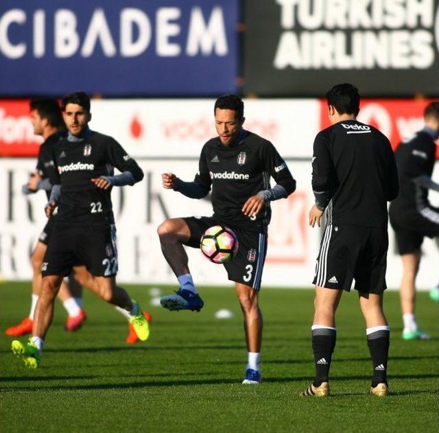 Beşiktaş’ta Gençlerbirliği Maçı Hazırlıkları Sürüyor