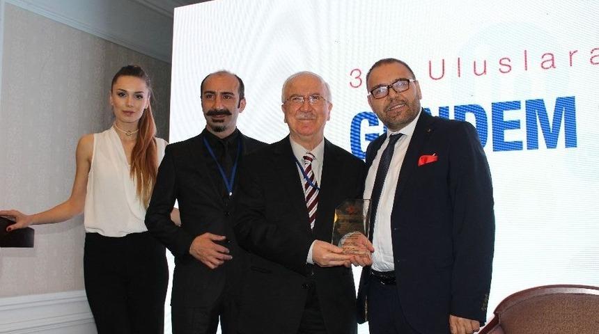 İhlas Vakfı Uluslararası Faaliyetlerinden Dolayı &Ouml;d&uuml;l Aldı