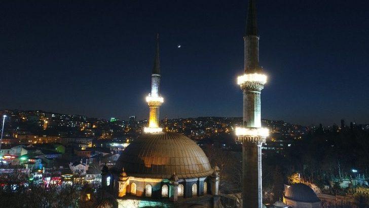 Eyüp Sultan’da Regaip Kandili Coşkusu G2