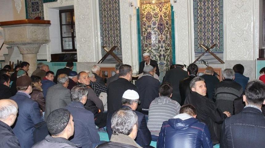 Denizli&rsquo;de Regaip Kandili Dualarla İhya Edildi